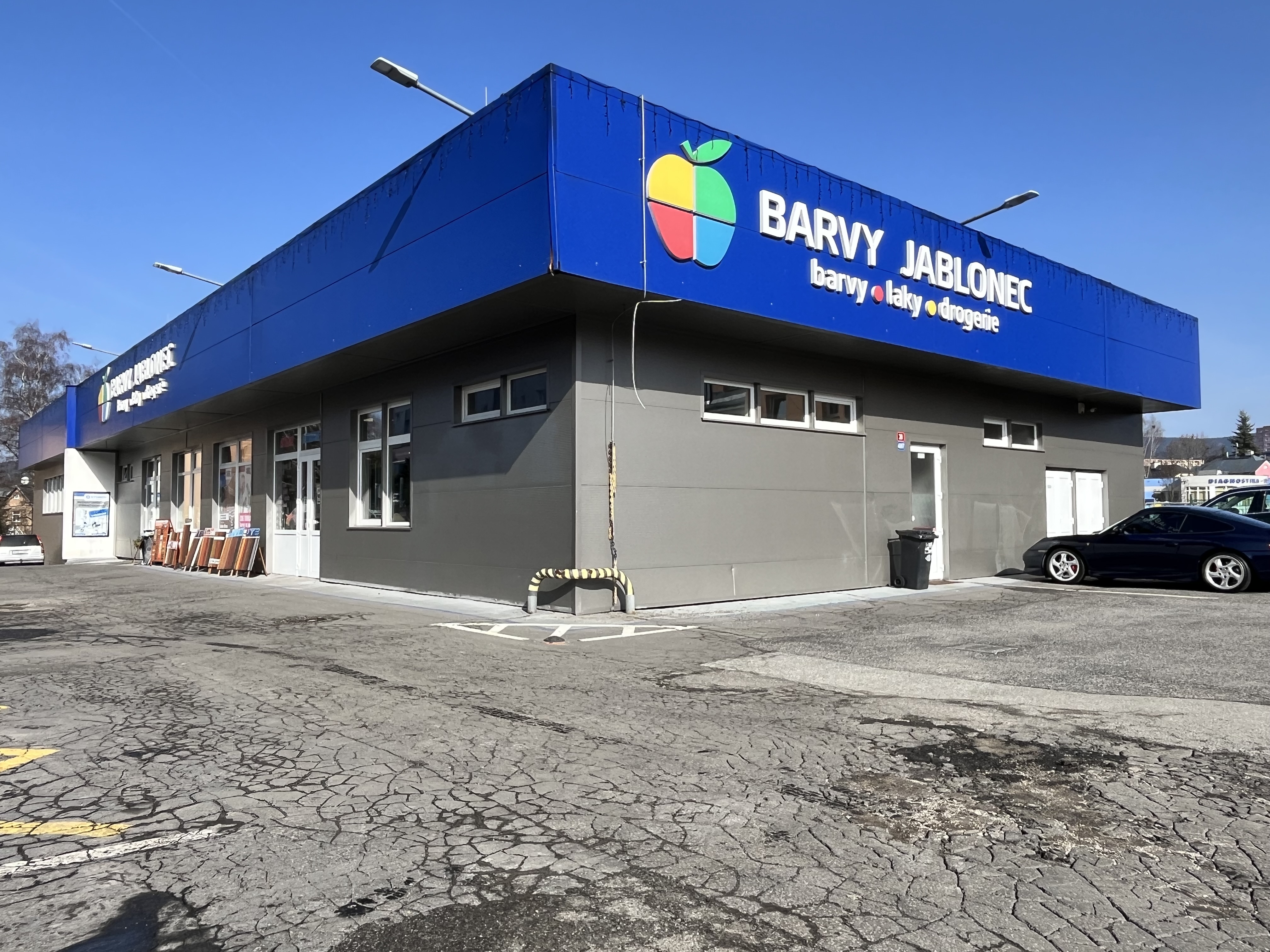 Barvy Jablonec — prodejna exteriér