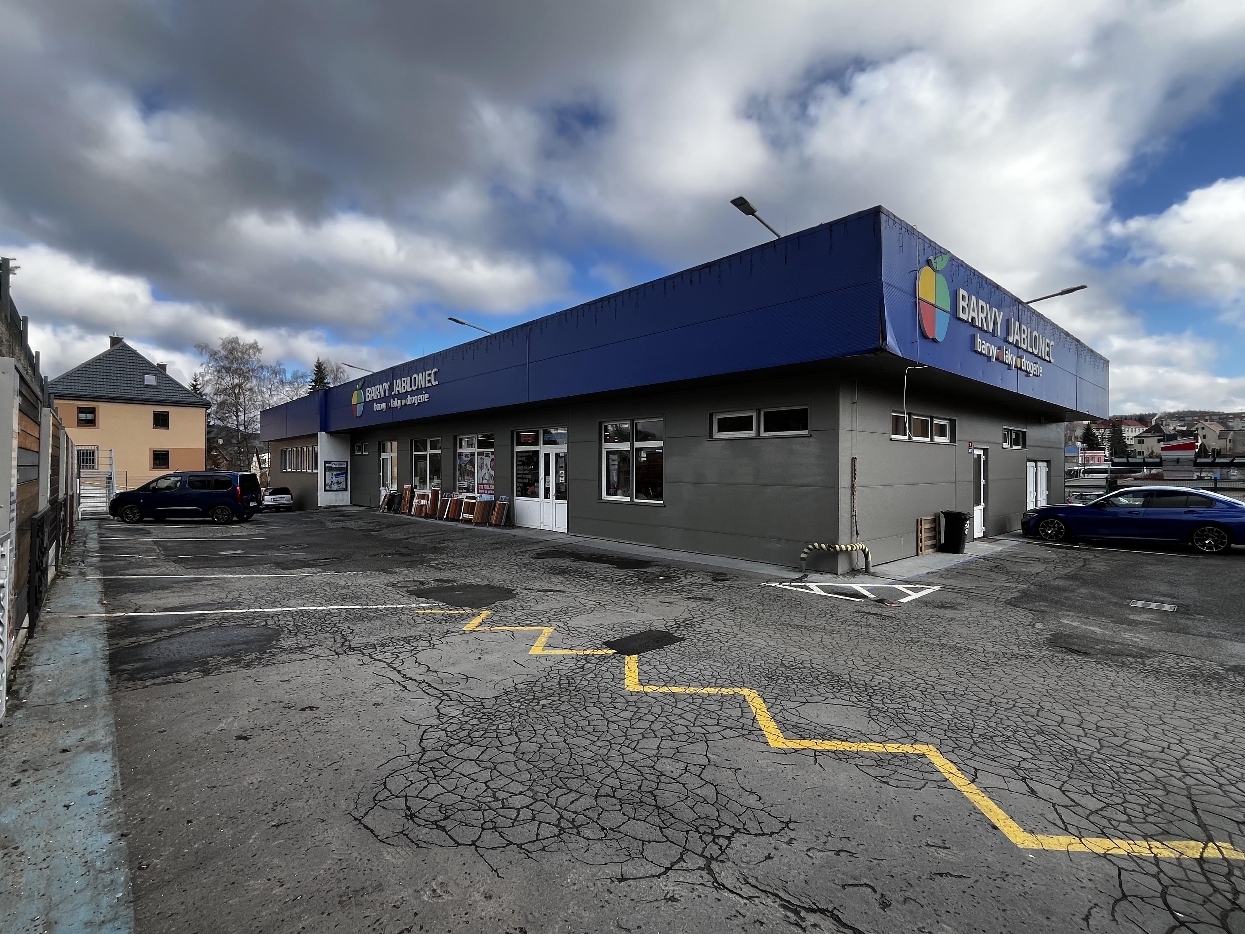 Barvy Jablonec — prodejna exteriér