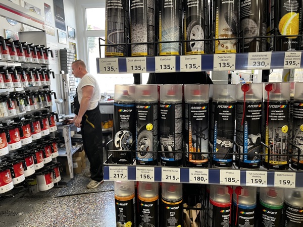 Autolaky a autokosmetika