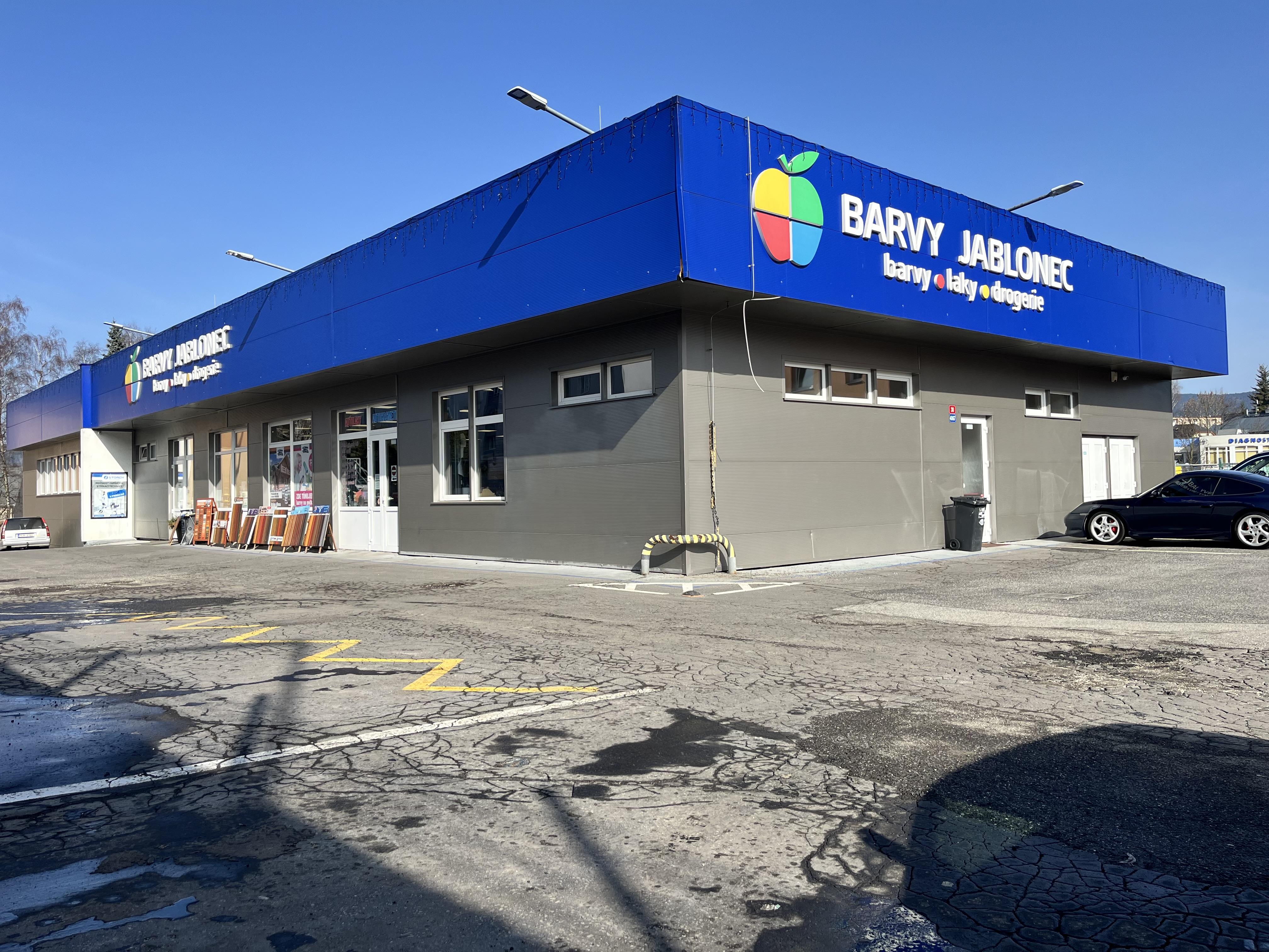 Barvy Jablonec — prodejna exteriér
