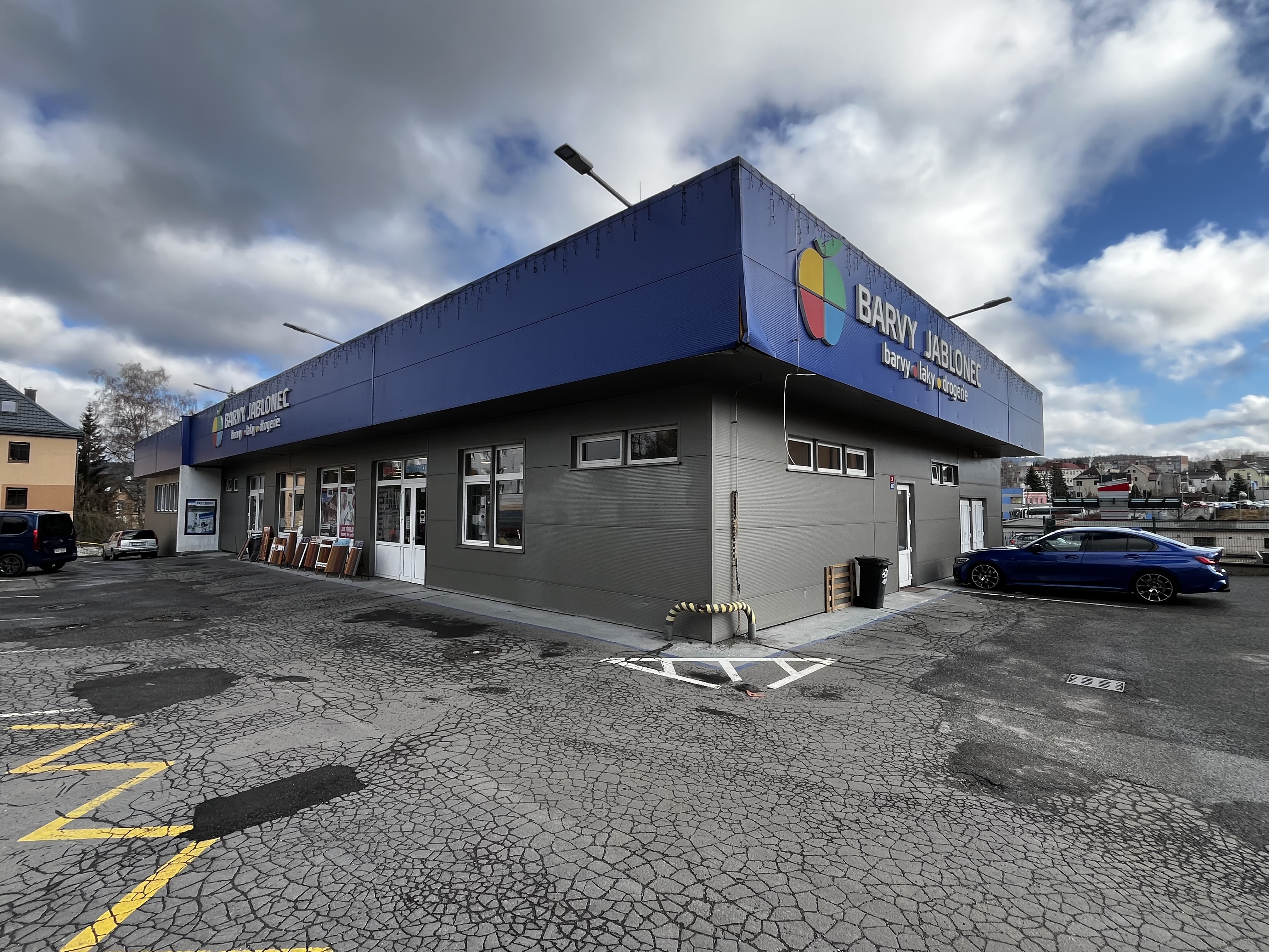 Barvy Jablonec — prodejna exteriér
