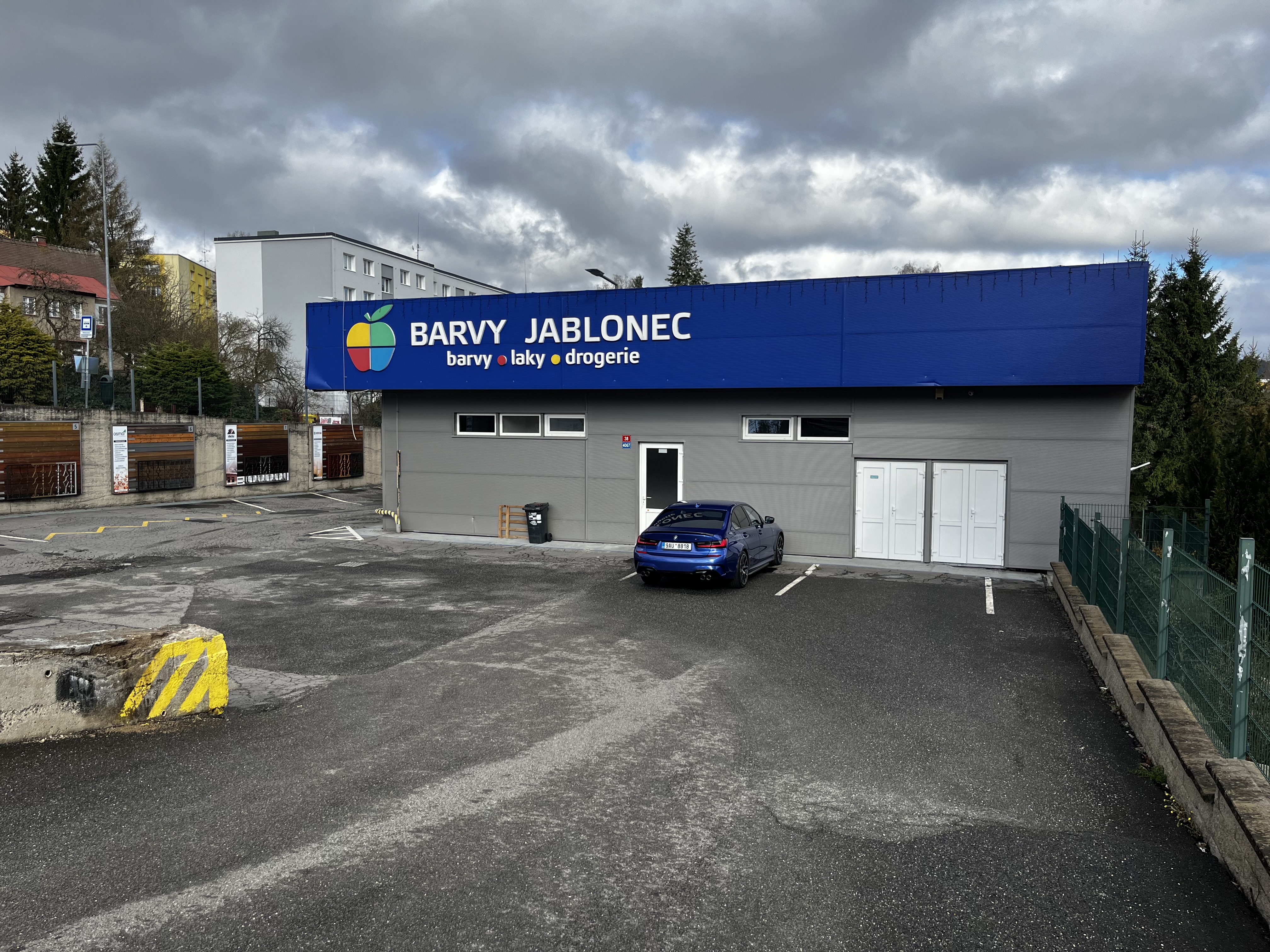Barvy Jablonec — prodejna exteriér